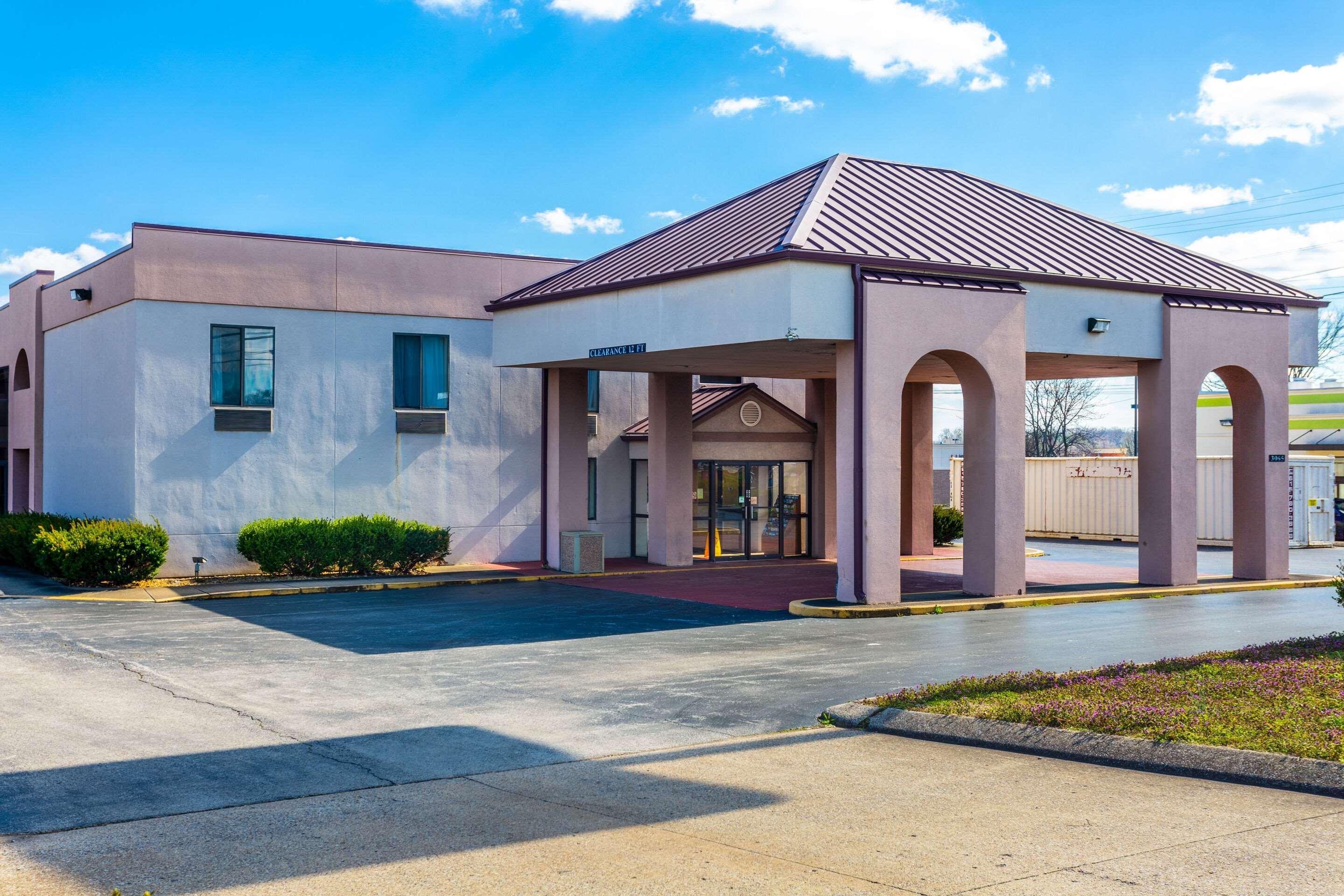 Econo Lodge & Suites Clarksville Luaran gambar