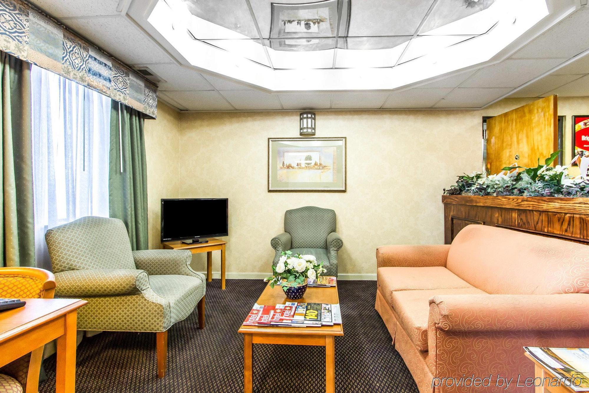 Econo Lodge & Suites Clarksville Luaran gambar