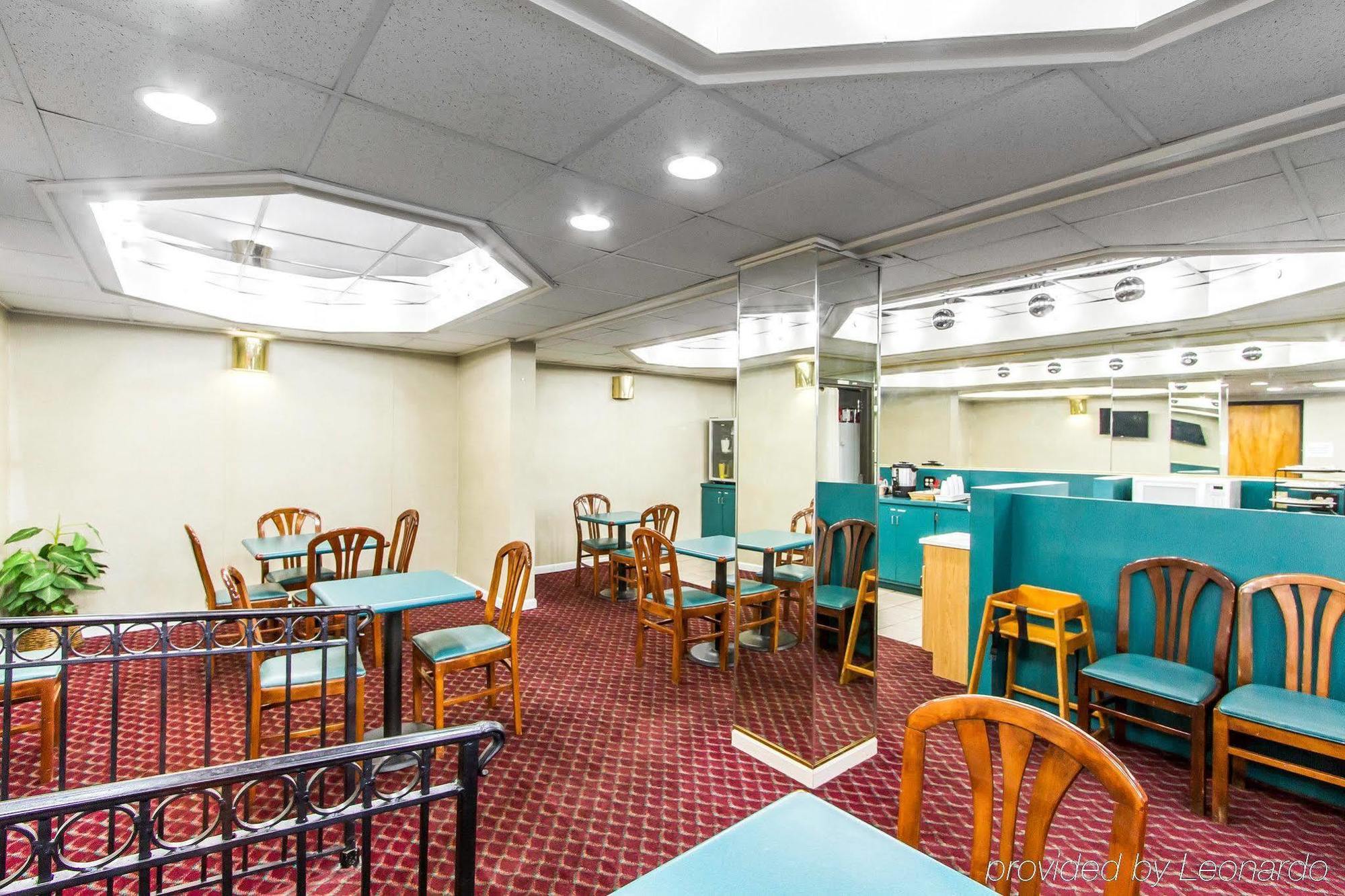 Econo Lodge & Suites Clarksville Luaran gambar