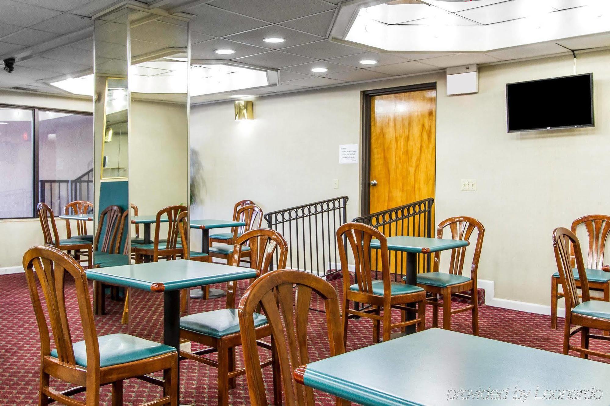 Econo Lodge & Suites Clarksville Luaran gambar