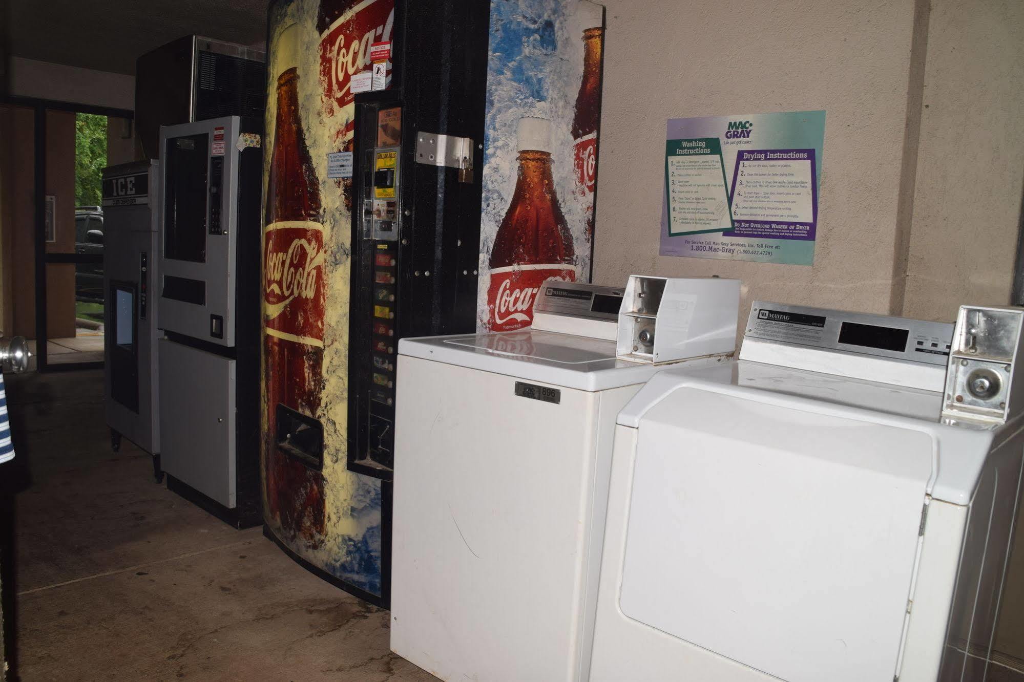 Econo Lodge & Suites Clarksville Luaran gambar