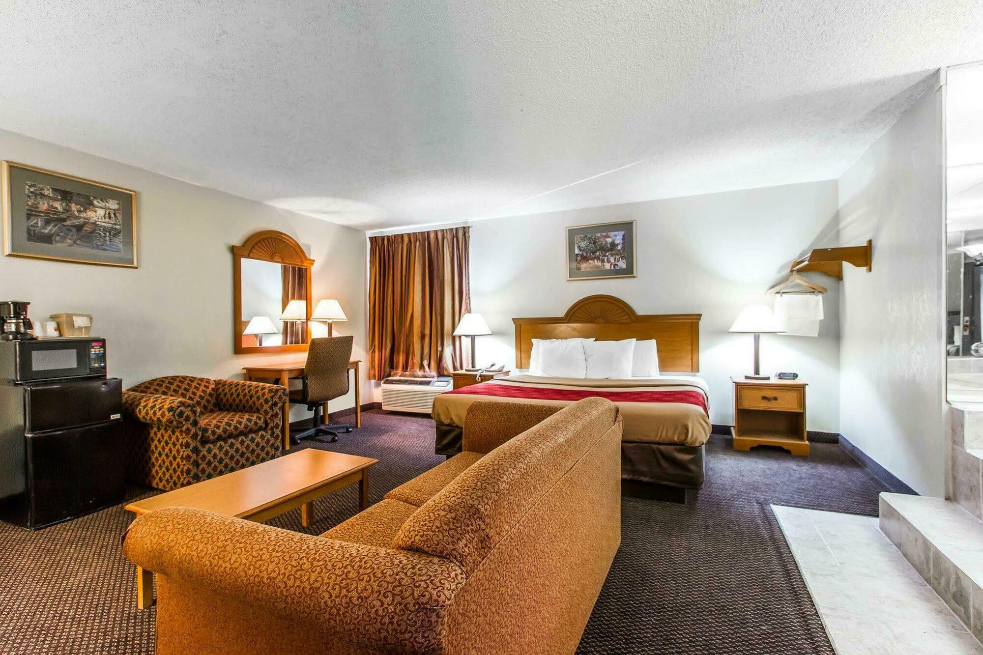 Econo Lodge & Suites Clarksville Luaran gambar